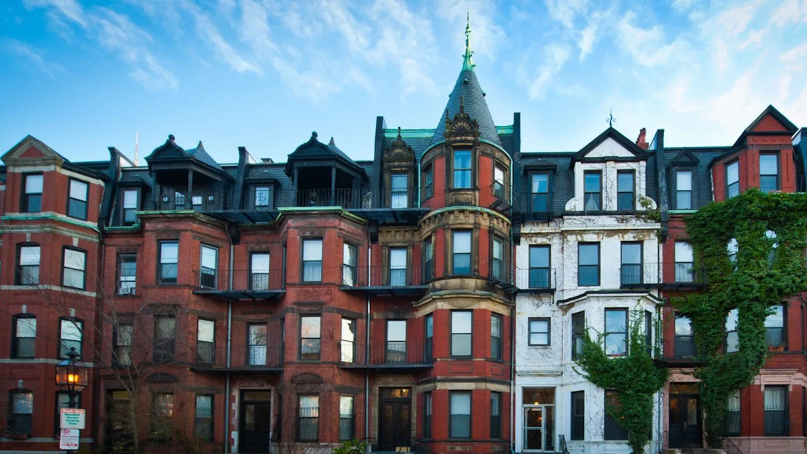 Commercial building acquired by Abrams Properties